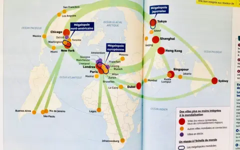 Carte du monde montrant les flux entre les mégalopoles, dont l'étalement urbain de Los Angeles.