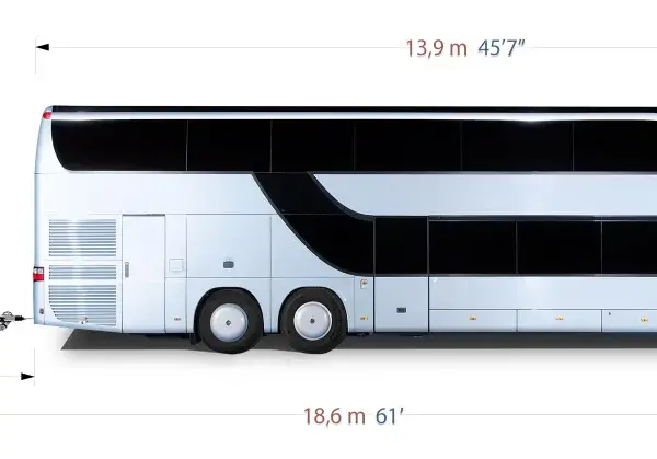Un bus à deux étages avec une remorque. Les dimensions indiquent la longueur totale de 18,6 m, la hauteur de 4 m et la largeur de la remorque de 3,2 m.