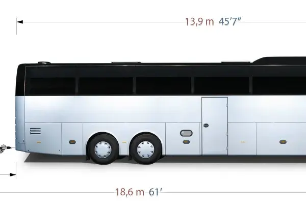 Vue latérale d'un bus blanc et noir avec une remorque. Dimensions indiquées : longueur totale 18,6m, hauteur 4m, largeur d'un bus 3,2m, hauteur remorque 3,25m, longueur remorque 4,7m.