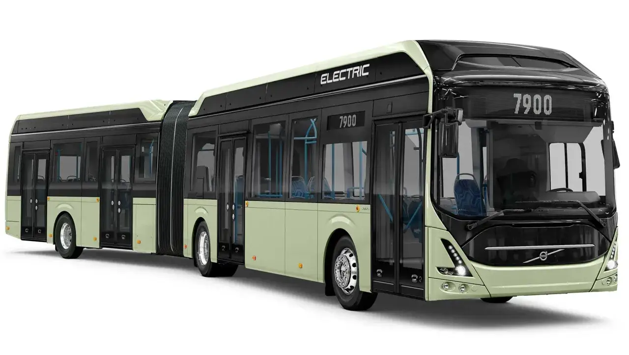 Bus articulé électrique 7900, vert pâle et noir, avec une grande capacité pour le transport de passagers.
