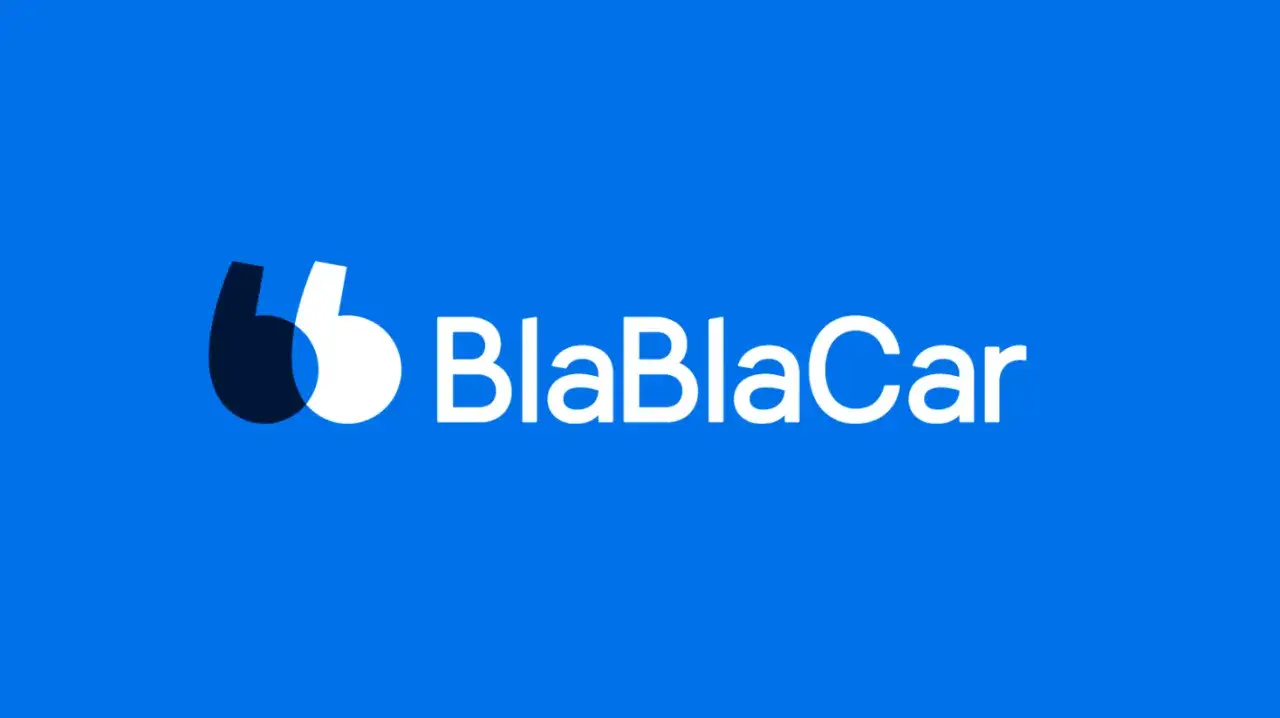 Logo BlaBlaCar Bus : deux guillemets stylis&eacute;s et le nom de la marque en blanc sur fond bleu.